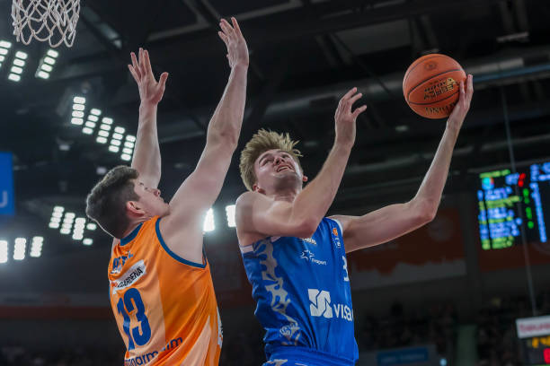 但新一届阵 但新一届阵