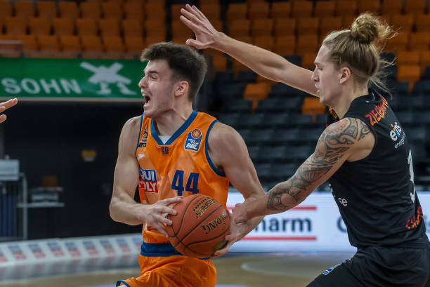 反而在关键 反而在关键